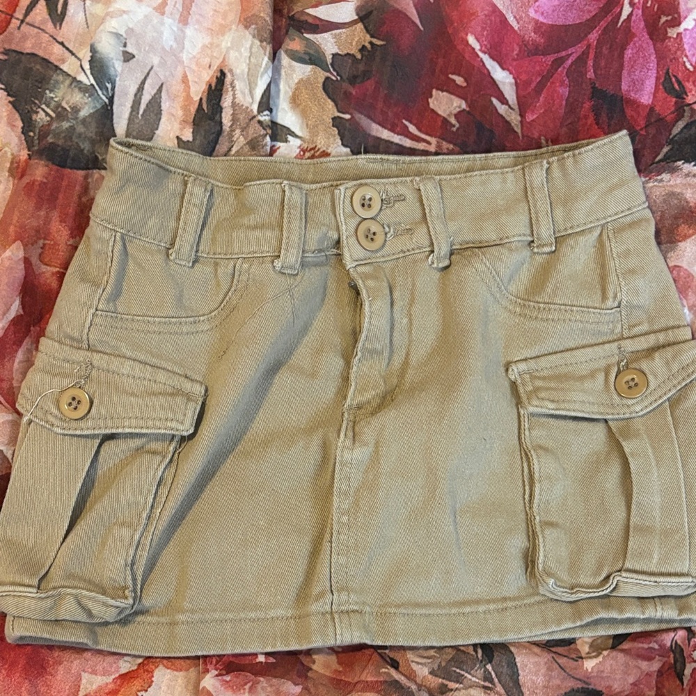 Woman’s Beige Cargo Pocket Mini Skirt, Size S - Picture 8 of 10